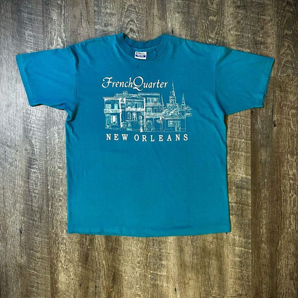 Vintage French Quarter New Orleans Graphic
T-shirt